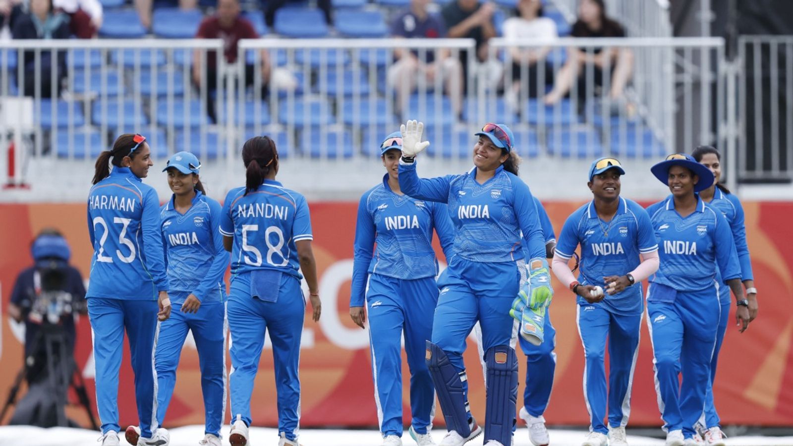 Asian Games में भारत का 22 सितंबर का शेड्यूल, क्रिकेट-शूटिंग में मेडल मुकाबले, बैडमिंटन में क्वार्टर फाइनल मैच भारतीय महिला टीम एशियन गेम्स में डिफेंडिंग चैंपियन है.