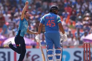 इंग्लैंड के लिए 253 विकेट लेने वाले खतरनाक गेंदबाज ने इंटरनेशनल क्रिकेट से लिया संन्यास, इस वजह से लिया फैसला SportsTak Hindi