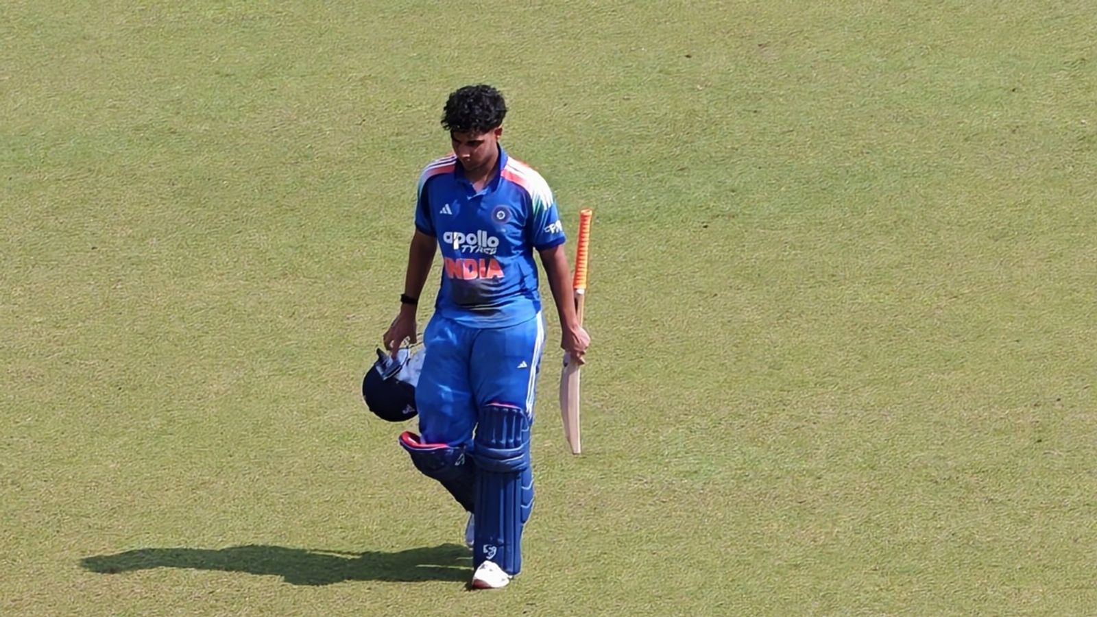 ऑस्ट्रेलिया के खिलाफ 3 मैचों की ODI सीरीज में कैसा रहा सहवाग और द्रविड़ के बेटों का प्रदर्शन? जानें पूरा रिपोर्ट कार्ड अंडर 19 मैच में आउट होने के बाद आर्यवीर सहवाग