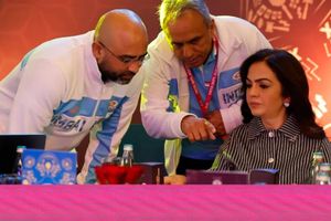मुंबई इंडियंस ने आगामी सीजन से पहले बदला कोच, RCB को जिताने वाले को दिया जिम्मा SportsTak Hindi