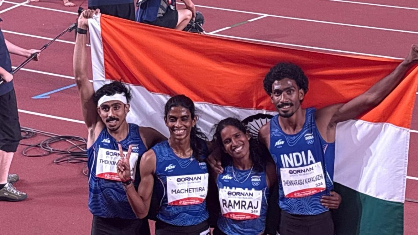Asian Games 2026 : भारत का एथलेटिक्स में डबल धमाल, 4 गुना 400 m मिक्स्ड रिले में लगातार दूसरी बार जीता सिल्वर एशियन गेम्स मे सिल्वर जीतने के बाद मिक्स्ड रिले की टीम