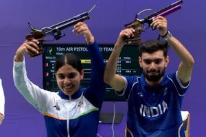 Asian Games: भारत ने जीता दूसरा गोल्ड मेडल, सुरुचि-कमलजीत ने शूटिंग में सोने पर लगाया निशाना SportsTak Hindi