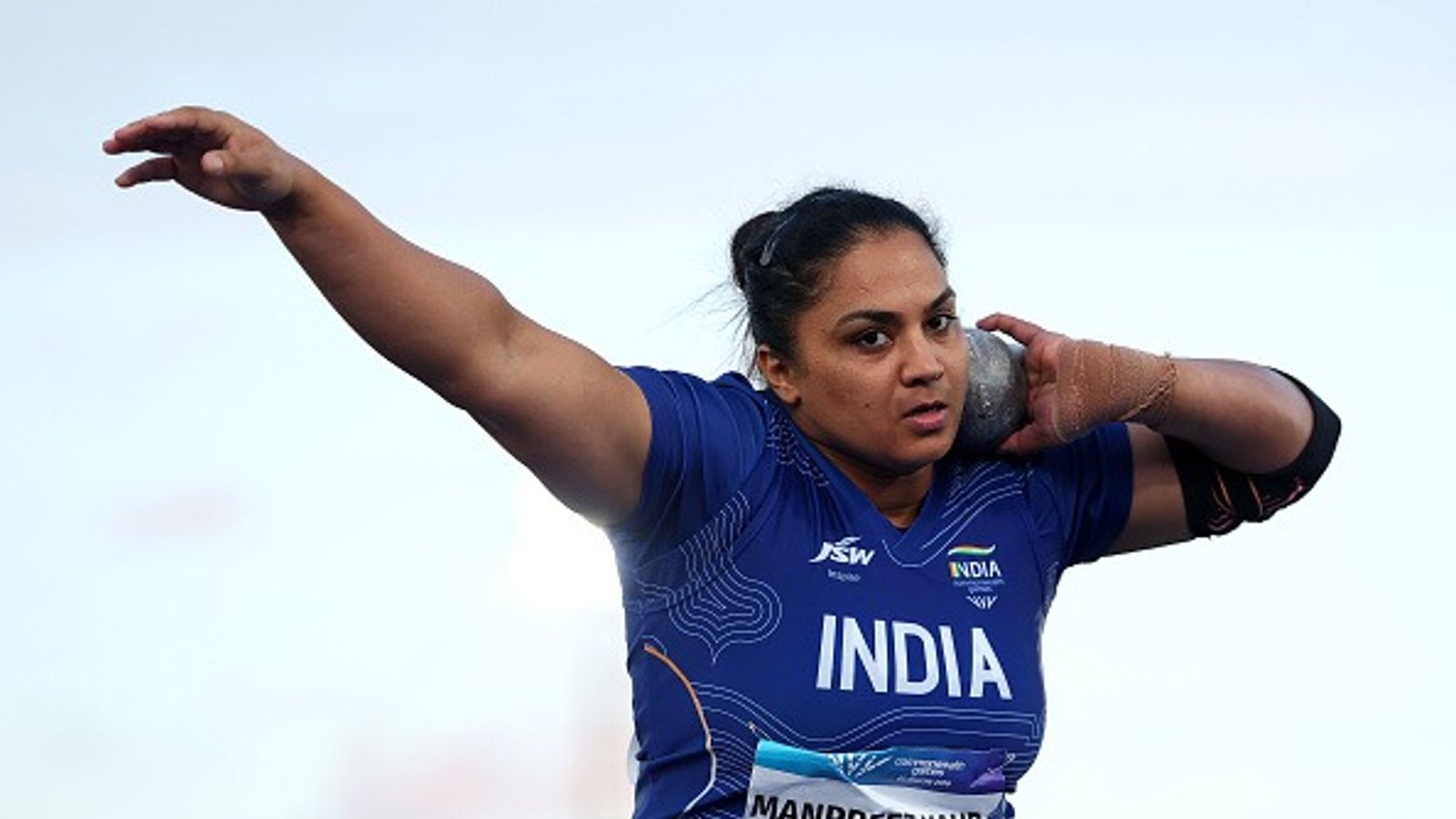 बैन से मेडल तक का सफर! पति की कोचिंग में मनप्रीत कौर ने जानें कैसे Asian Games में रचा इतिहास ? गोला फेंक के दौरान मनप्रीत कौर
