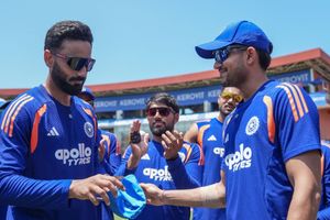 भारत छोड़ कनाडा जाने की थी तैयारी, अब Team India में डेब्यू! जानें कौन हैं नमन धीर? SportsTak Hindi