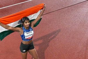 Asian Games: एंसी सोजन ने जीती चांदी, 2 सेंटीमीटर से फिसला सोना, शैली के हाथ से निकला कांसा SportsTak Hindi