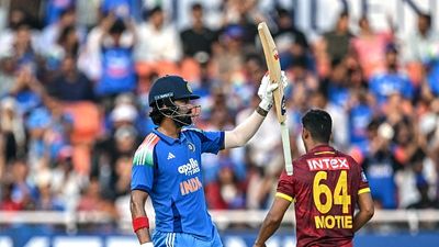 IND vs WI : राहुल के शतक पर होप ने फेरा पानी, अंतिम मैच हारकर भी सीरीज जीता भारत, जानें कब और कहां होगी अगली ODI सीरीज ? India's KL Rahul (L) celebrates