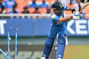 करियर में चौथी बार और 2481 दिनों में पहली बार, विराट कोहली ODI में गोल्डन डक पर आउट, कौन हैं सबसे ज्यादा बार जीरो पर विकेट गंवाने वाले भारतीय बल्लेबाज SportsTak Hindi