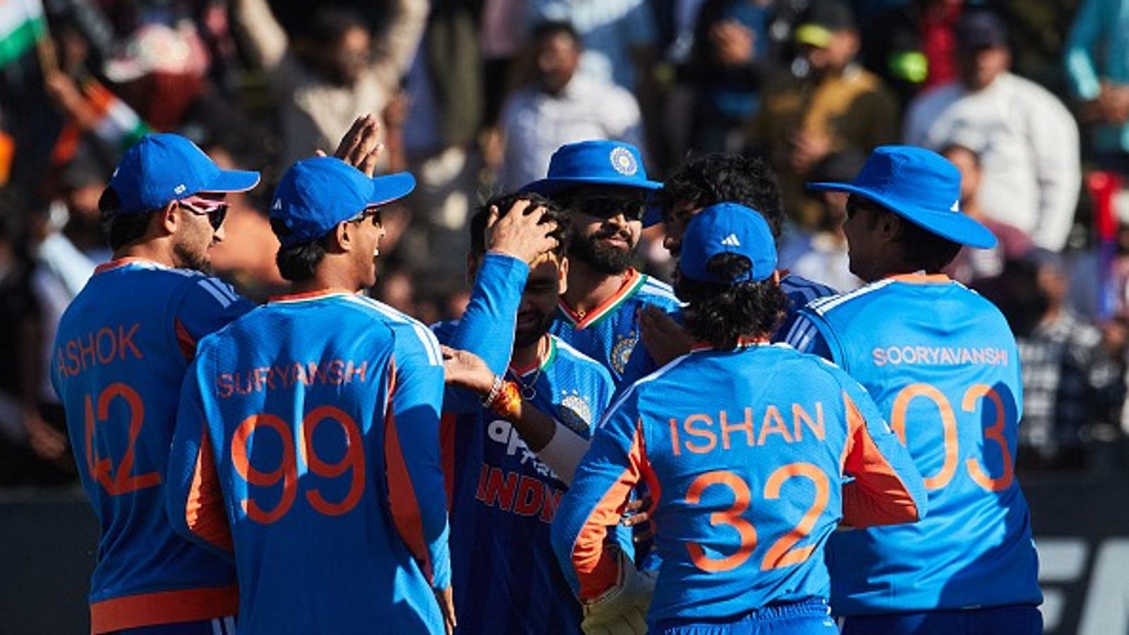 वेस्ट इंडीज के खिलाफ पूरी सीरीज में टीम इंडिया की क्यों नहीं होगी एक ही प्लेइंग XI? गंभीर को करना पड़ सकता है रोटेशन भारत और वेस्ट इंडीज के बीच लखनऊ में पहला टी20 मैच खेला जाएगा. (PC: Getty)