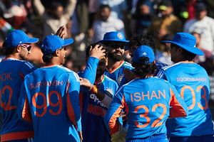 वेस्ट इंडीज के खिलाफ पूरी सीरीज में टीम इंडिया की क्यों नहीं होगी एक ही प्लेइंग XI? गंभीर को करना पड़ सकता है रोटेशन SportsTak Hindi