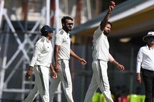 INDvsNZ: टीम इंडिया में इन 2 चेहरों की सरप्राइज एंट्री, एक की सालभर बाद वापसी, मिलेगा हार्दिक का उत्तराधिकारी! SportsTak Hindi