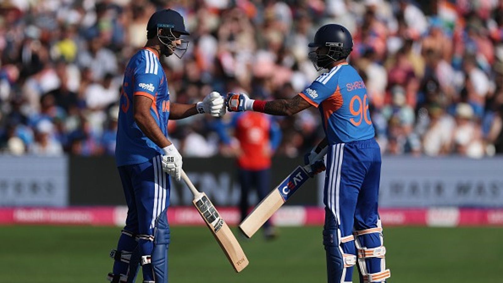 टीम इंडिया में सिर्फ दो लोगों की जगह पक्की, रांची T20I में निराशाजनक प्रदर्शन के बाद गौतम गंभीर का क्या है फैसला शिवम दुबे को चौथे नंबर पर भेजा गया था. (PC: Getty)