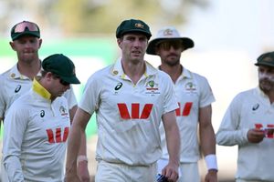 SA vs AUS: कमिंस, स्टार्क और हेजलवुड के कहर को नहीं झेल सकी साउथ अफ्रीका, ऑस्ट्रेलिया ने 284 पर मेजबानों को समेटा SportsTak Hindi