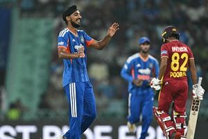 IND vs WI : अभिषेक शर्मा और अर्शदीप के तूफान में उड़ी वेस्ट इंडीज, 223 बनाकर भारत ने दर्ज की 14 रन से बड़ी जीत SportsTak Hindi