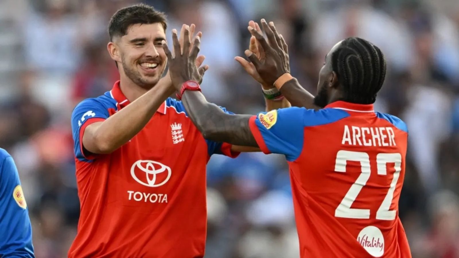 AUSvsENG: इंग्लैंड स्क्वॉड का ऑस्ट्रेलिया दौरे के लिए ऐलान, आर्चर समेत 4 धुरंधर पेसर T20I से इस वजह से बाहर जॉश टंग और जोफ्रा आर्चर. (Photo: Getty)