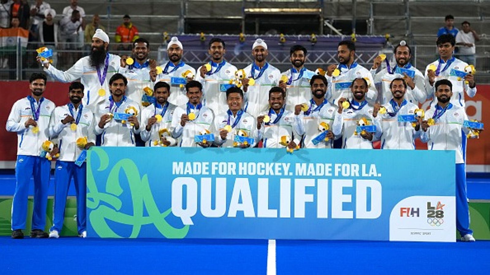 10 दिन पहले गोल्ड जीता, ओलिंपिक टिकट दिलाया, अब टीम इंडिया के चार खिलाड़ी संन्यास लेने को मजबूर, एशियन चैंपियंस ट्रॉफी होने वाला है करियर का आखिरी टूर्नामेंट भारत ने 10 दिन पहले एशियन गेम्स में गोल्ड मेडल जीता था. (PC: Getty)
