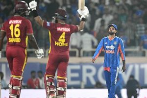 भारत के खिलाफ पिछले 15 दिन में तीन शतक लगाने वाले कप्तान को वेस्ट इंडीज ने किया टीम से बाहर SportsTak Hindi