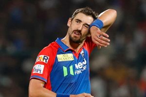 IPL 2027 से बाहर रह सकते हैं मिचेल स्टार्क, दिल्ली कैपिटल्स की बढ़ी मुश्किलें, जानें वजह SportsTak Hindi