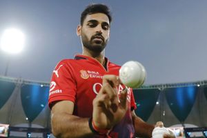 INDvsWI: भुवनेश्वर कुमार वेस्ट इंडीज के साथ आखिरी T20I की टीम इंडिया में शामिल, जानिए क्यों SportsTak Hindi
