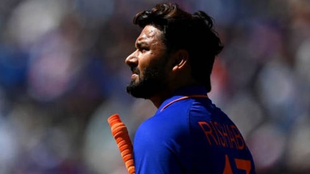 क्या इंजरी ले डूबी पंत का ODI करियर? एक साल में चौथी बार इंजर्ड तो कौन सा नया प्लेयर बना उनका रिप्लेसमेंट, जानें सब कुछ ऋषभ पंत को वेस्टइंडीज के खिलाफ सीरीज के लिए टीम इंडिया में मौका नहीं मिला (Photo: Getty Images)