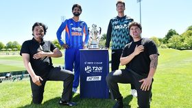New Zealand's Mitchell Santner (top R) and India's Shreyas Iyer (top L) New Zealand's Mitchell Santner (top R) and India's Shreyas Iyer (top L)
