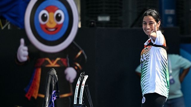 Asian Para Games 2026: पहला सेट टाई, दूसरे के बाद चार अंक से पीछे, फिर शीतल देवी ने ऐसे जीता एक घंटे के अंदर दूसरा गोल्ड, दोहराया 2023 वाला कमाल शीतल देवी ने महिलाओं के व्यक्तिगत कंपाउंड इवेंट का गोल्ड मेडल जीता. (PC: Getty)