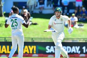 SA vs AUS : ऑस्ट्रेलिया का तगड़ा पलटवार, एक दिन में 330 रन बनाकर साउथ अफ्रीका को बैकफुट पर खदेड़ा SportsTak Hindi