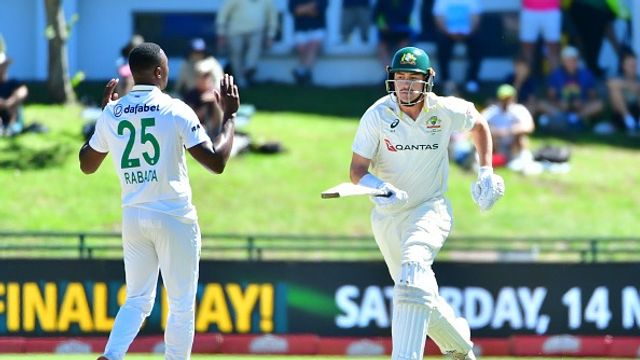 SA vs AUS : ऑस्ट्रेलिया का तगड़ा पलटवार, एक दिन में 330 रन बनाकर साउथ अफ्रीका को बैकफुट पर खदेड़ा रबाडा की गेंद पर शॉट खेलने के बाद मैट रेनेशॉ