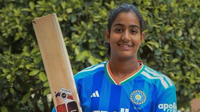 30 ओवर और रोज शरीर पर गेंद लगने का एक नया निशान, कौन हैं WPL ऑक्शन में चुनी जाने वाली अब तक की सबसे कम उम्र की खिलाड़ी उमा काशवी? SportsTak Hindi