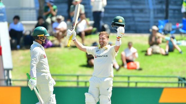 SA vs AUS : ऑस्ट्रेलिया के पलटवार से फंसी साउथ अफ्रीका, रोमांचक मोड़ पर पहुंचा अंतिम टेस्ट मैच शतक जड़ने के बाद जोश इंग्लिस