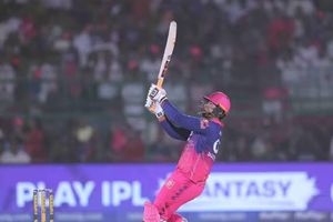 15 साल के वैभव सूर्यवंशी का तूफान, IPL में तोड़ा क्रिस गेल के छक्कों का रिकॉर्ड SportsTak Hindi