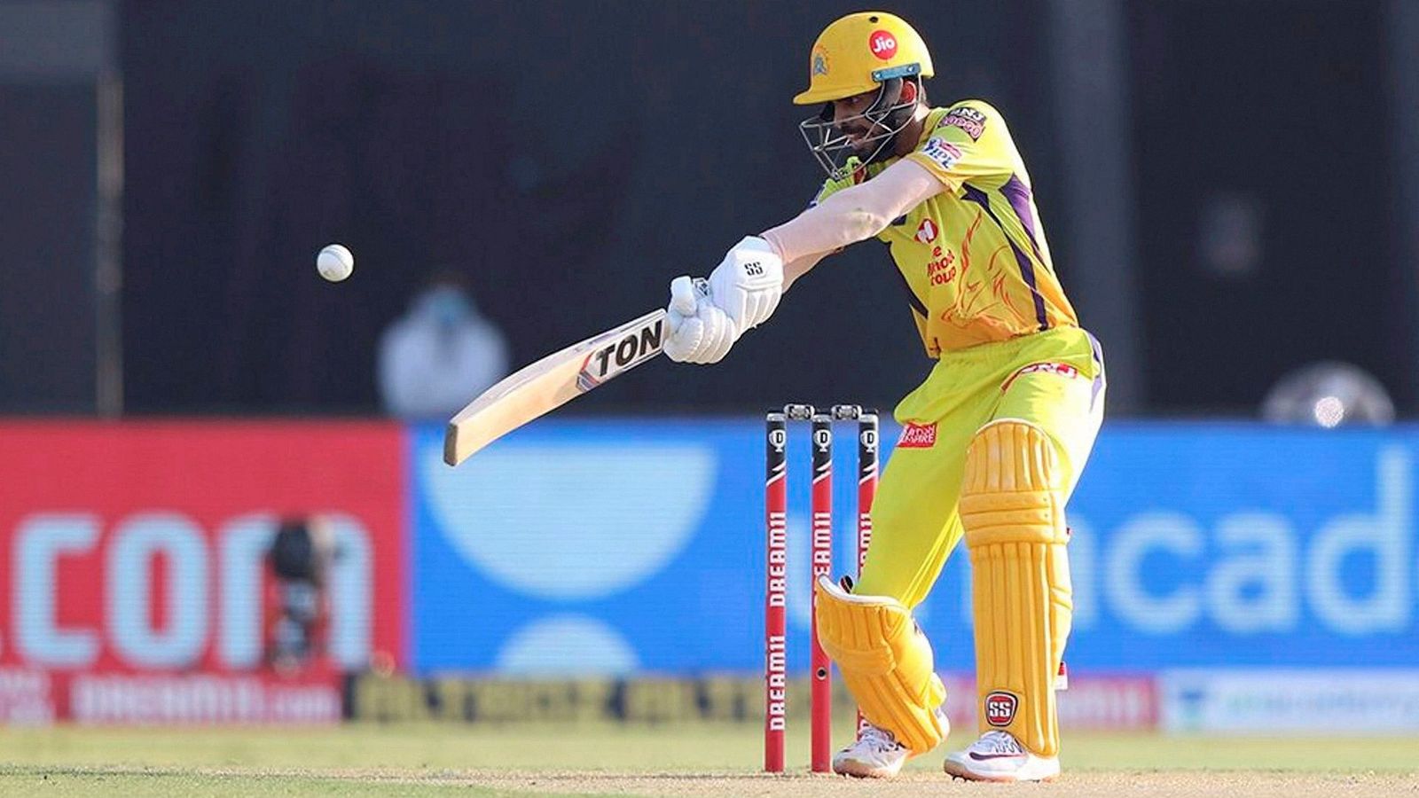 Dwayne Bravo's all-round performance, Ruturaj Gaikwad's 88 help CSK turn around an unwinnable game Dwayne Bravo's all-round performance, Ruturaj Gaikwad's 88 help CSK turn around an unwinnable game