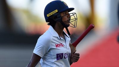'She's earned a lot of respect for actually walking out': Mandhana on Raut's bold decision SportsTak