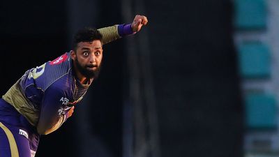 ‘Kolkata have an attack that can stifle the opposition’: Sunil Gavaskar before RCB and KKR clash SportsTak