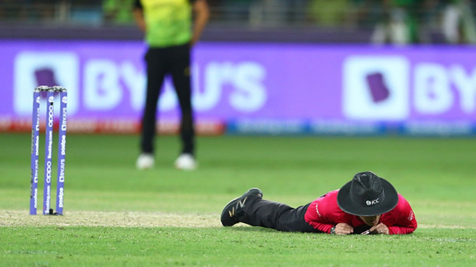 Umpire Chris Gaffaney dodges Fakhar Zaman-powered bullet Umpire Chris Gaffaney dodges Fakhar Zaman-powered bullet