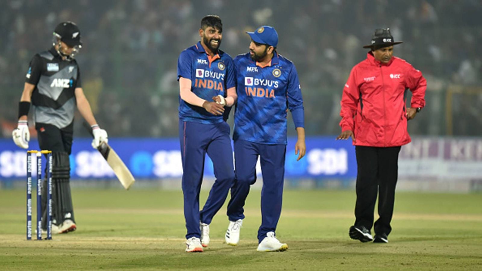 Mohammed Siraj unlikely to play in 2nd T20I after injuring left hand Mohammed Siraj unlikely to play in 2nd T20I after injuring left hand