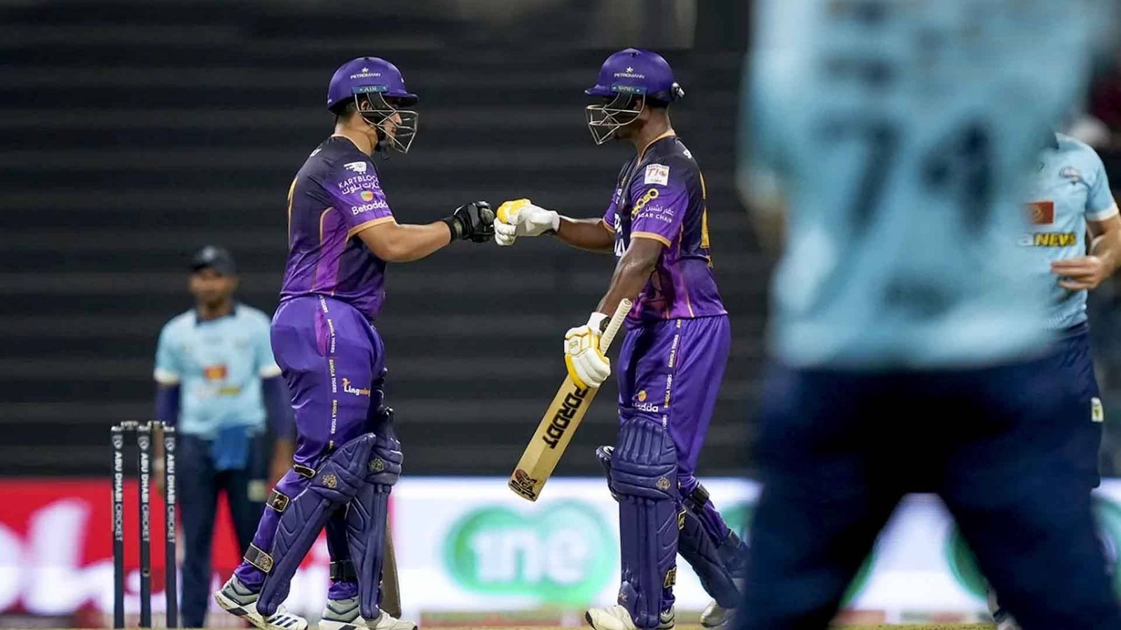 91 runs chased in 4.2 overs! Bangla batters destroy Chennai bowlers with 9 sixes, 7 fours 91 runs chased in 4.2 overs! Bangla batters destroy Chennai bowlers with 9 sixes, 7 fours