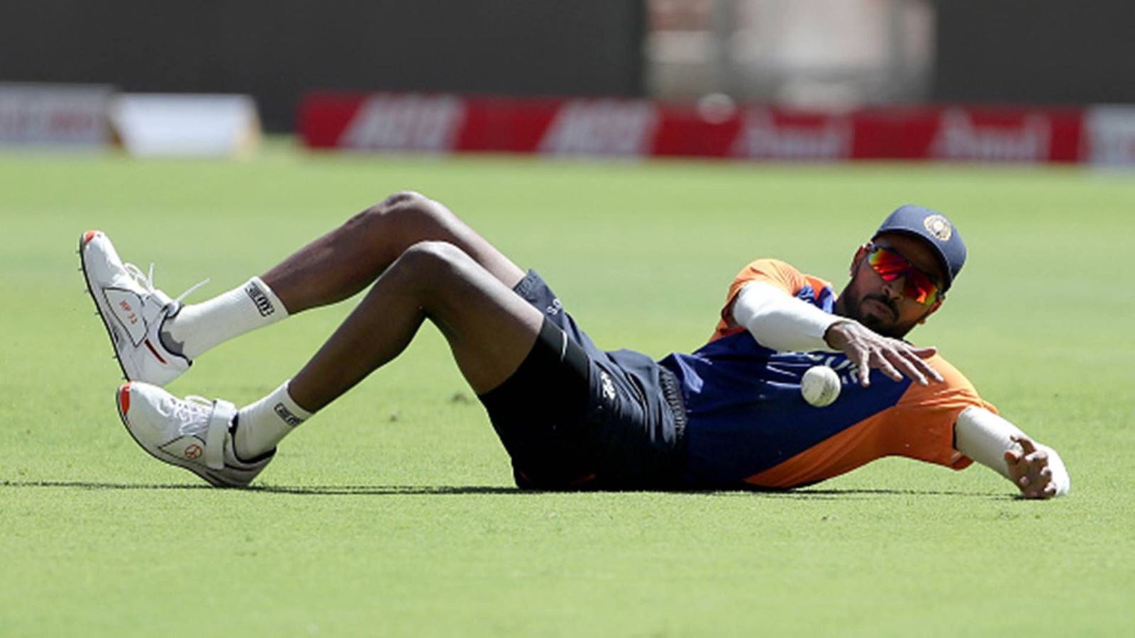 Hardik Pandya decides to skip Vijay Hazare Trophy to work on his fitness Hardik Pandya decides to skip Vijay Hazare Trophy to work on his fitness