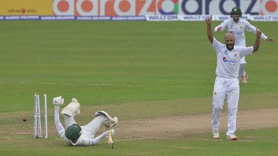 Pakistan off-spinner Sajid Khan's six-fer reduces Bangladesh to 76/7 on Day 4 SportsTak