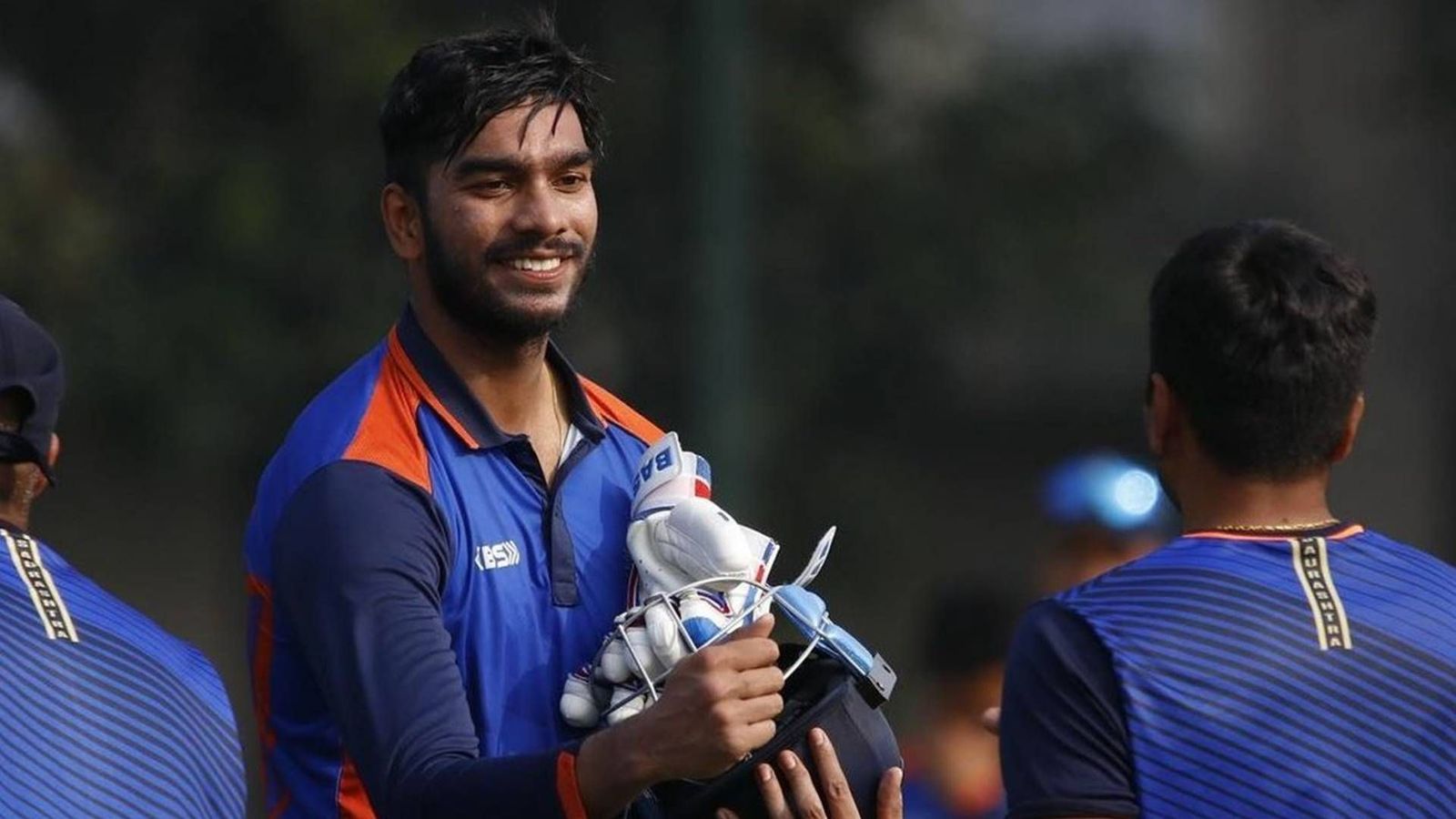 Venkatesh Iyer smashes Sanju Samson's bowlers to score 1st century of season Venkatesh Iyer smashes Sanju Samson's bowlers to score 1st century of season