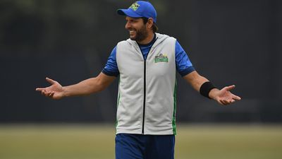 Afridi thinks 'speaking face to face' is a solution for Kohli and BCCI SportsTak