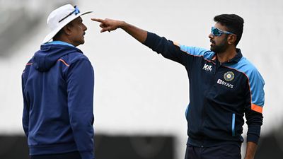 'My job is not to butter everyone's toast': Shastri reacts to Ashwin's 'crushed' comment SportsTak