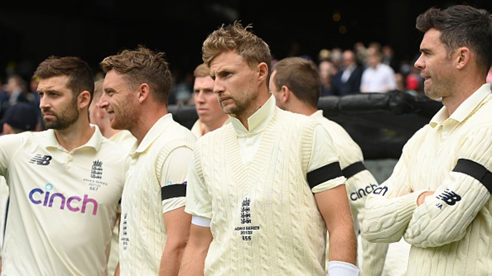 Why England players are wearing black armbands in the third Ashes Test? Why England players are wearing black armbands in the third Ashes Test?