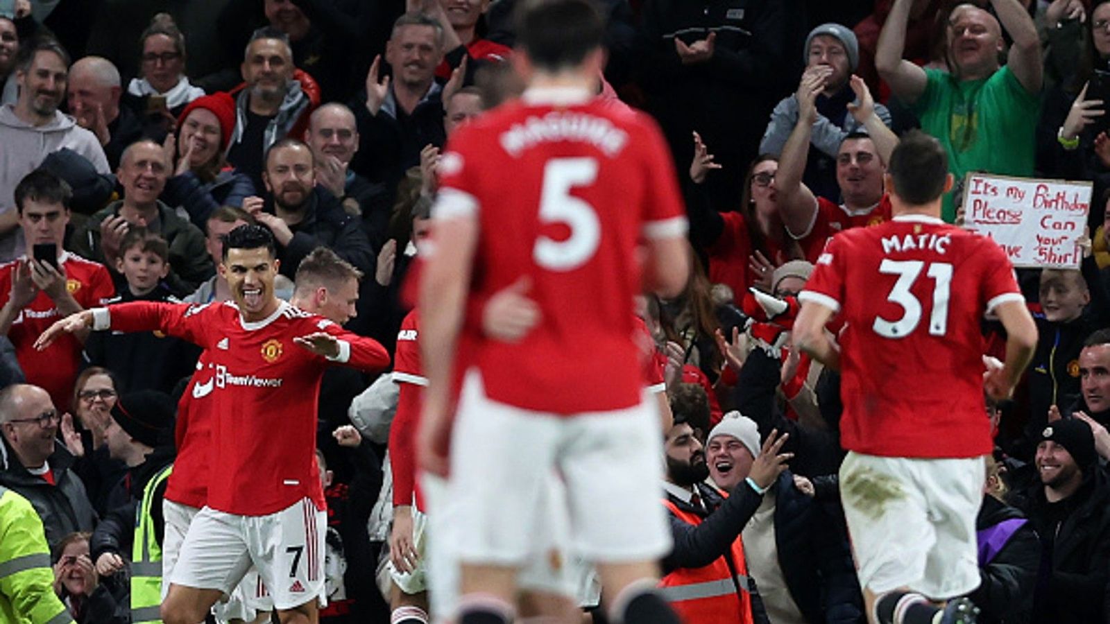 Manchester United move into top six after claiming three points against Burnley in Premier League Manchester United move into top six after claiming three points against Burnley in Premier League