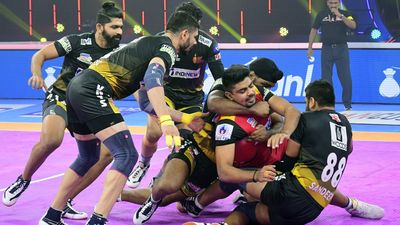 Bengaluru Bulls & Telugu Titans play stalemate in an exciting Southern Derby SportsTak