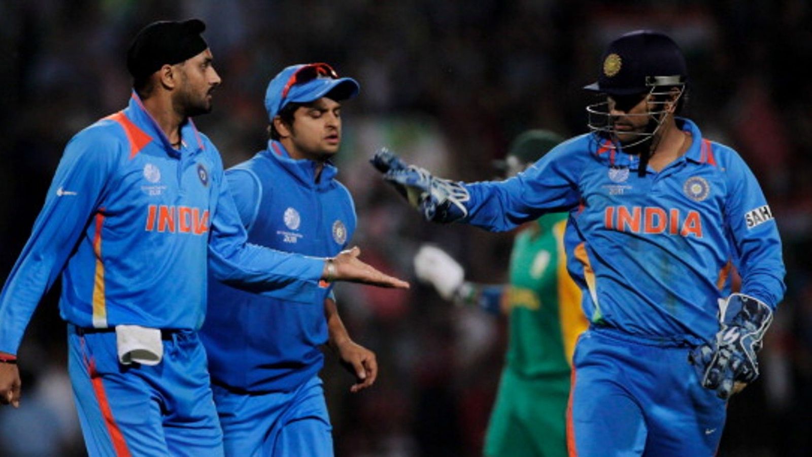 Dhoni had better backing than other players: Harbhajan Dhoni had better backing than other players: Harbhajan