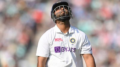 'Let the bat do the talking', former SA pacer Morkel warns Pant SportsTak