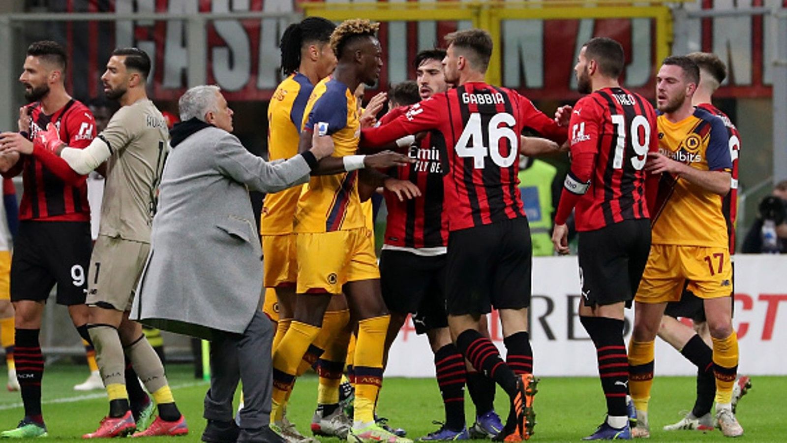 Mourinho storms onto pitch to prevent Roma striker from getting red card Mourinho storms onto pitch to prevent Roma striker from getting red card