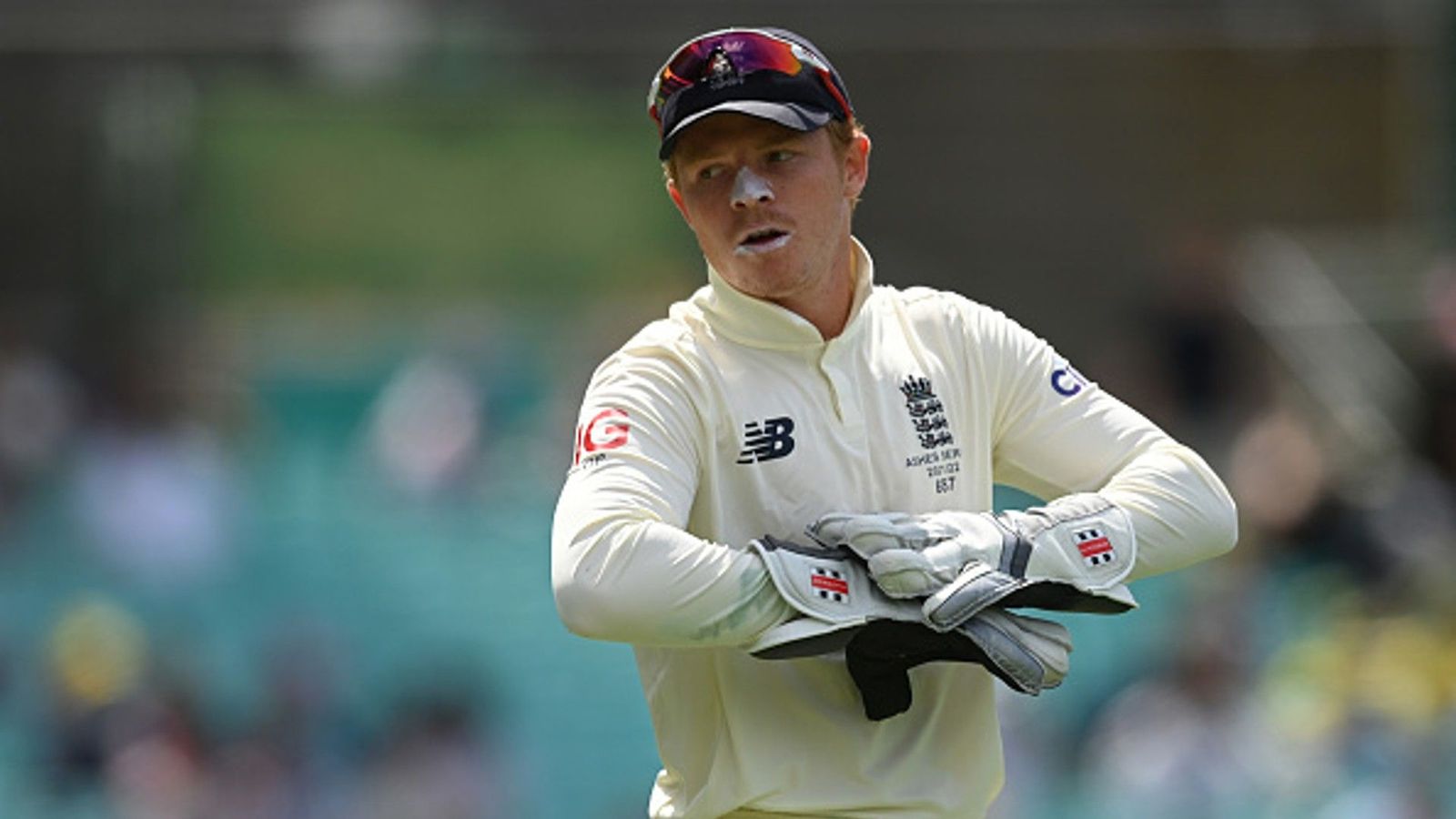 Substitute keeper takes three catches; England hope for fightback in the fourth Ashes Test Substitute keeper takes three catches; England hope for fightback in the fourth Ashes Test