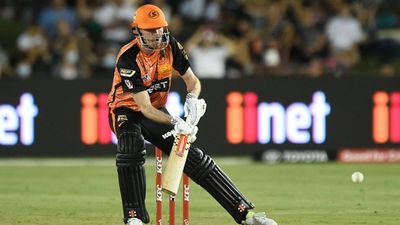 Perth Scorchers settle old score with Sydney Sixers with an emphatic 5-wicket victory SportsTak
