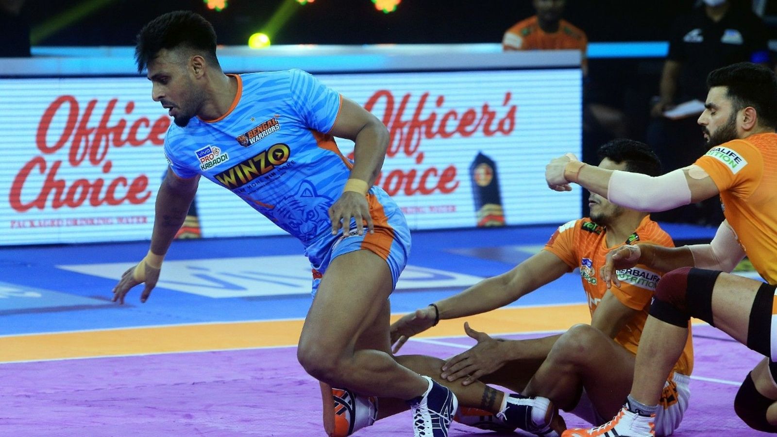 Puneri Paltan outcast defending champions Bengal Warriors in a one-sided contest Puneri Paltan outcast defending champions Bengal Warriors in a one-sided contest